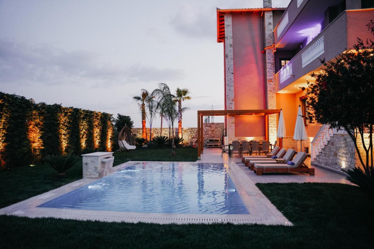 Green Villa With Private Pool Durres Exterior photo