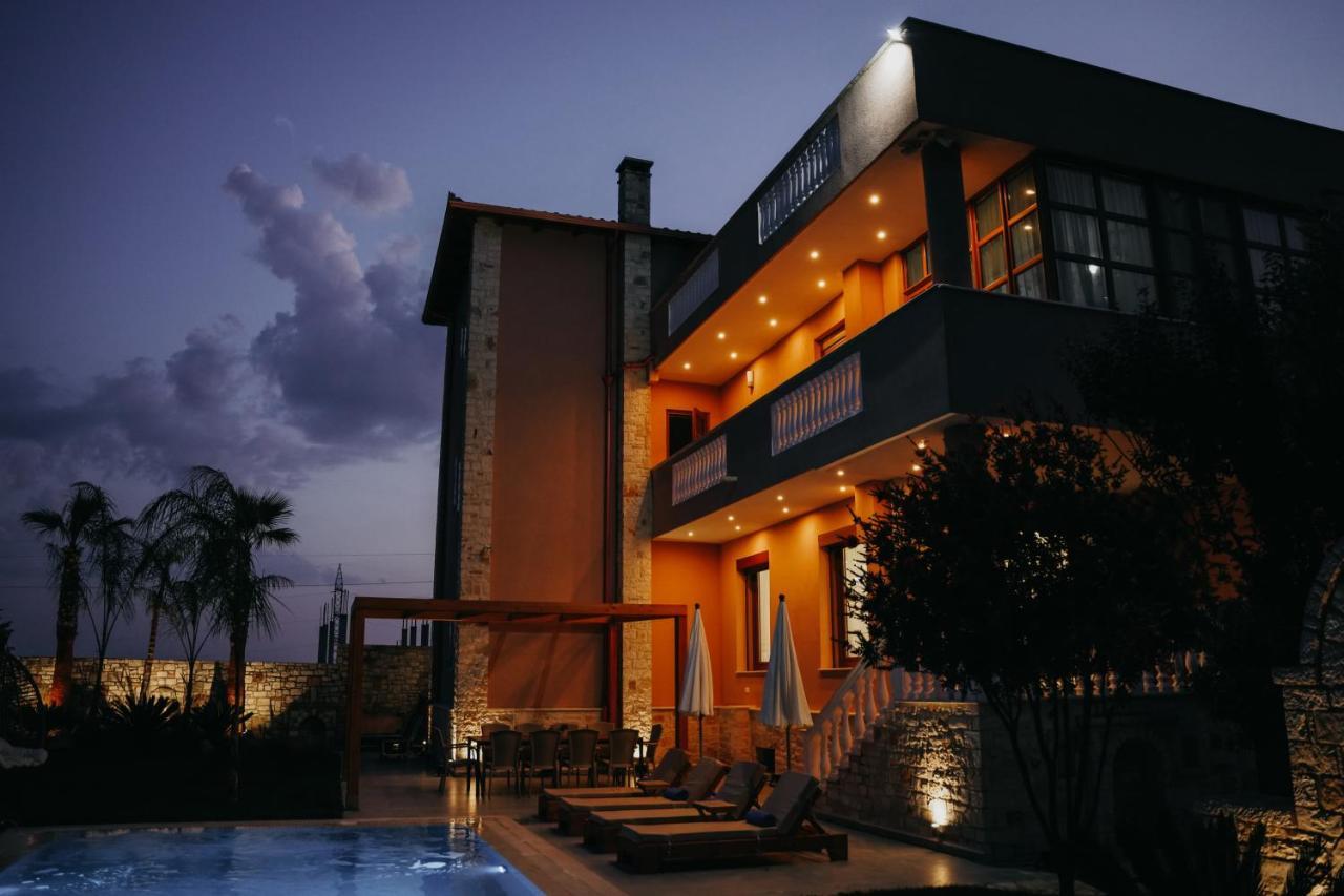 Green Villa With Private Pool Durres Exterior photo