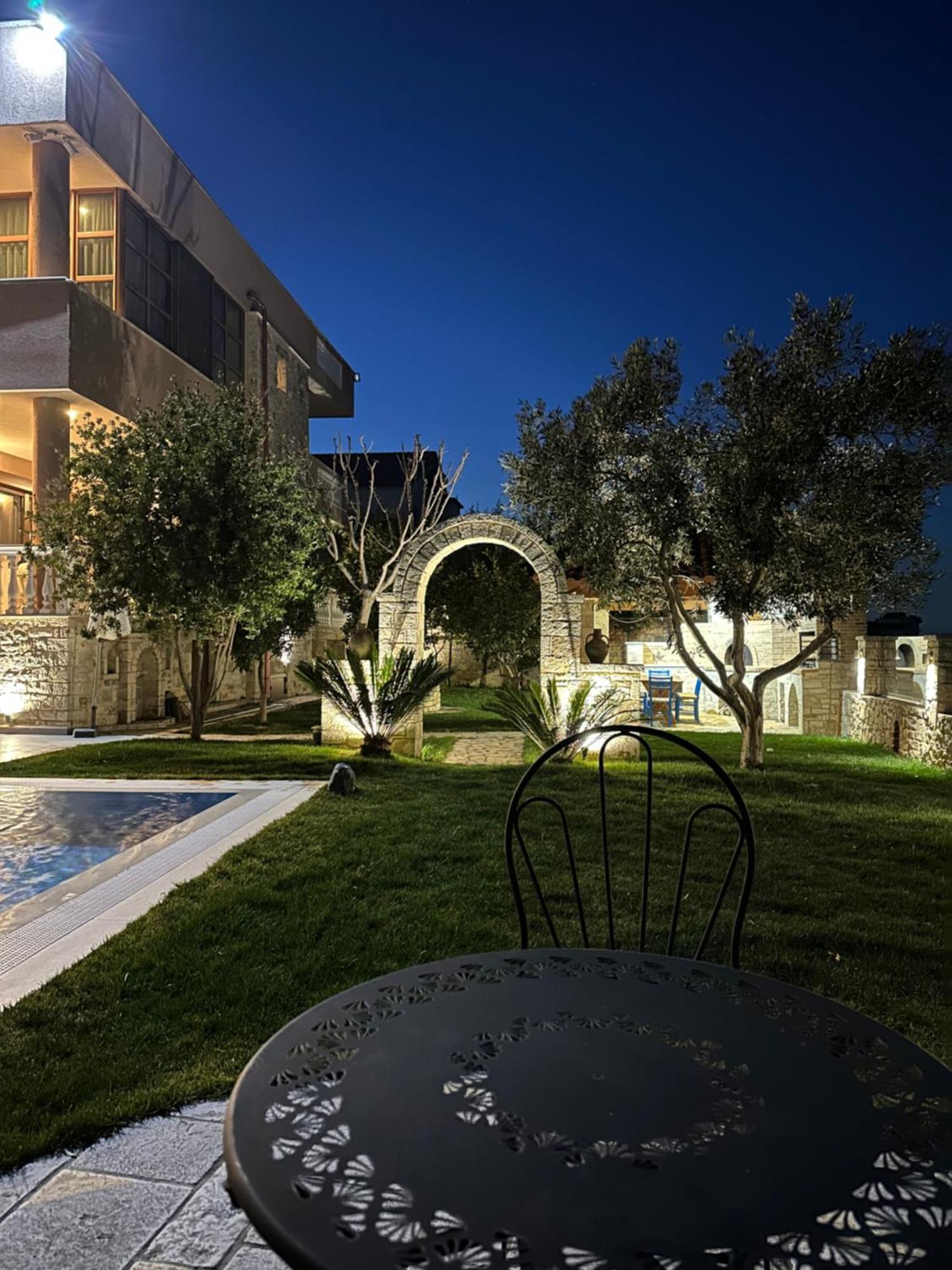 Green Villa With Private Pool Durres Exterior photo