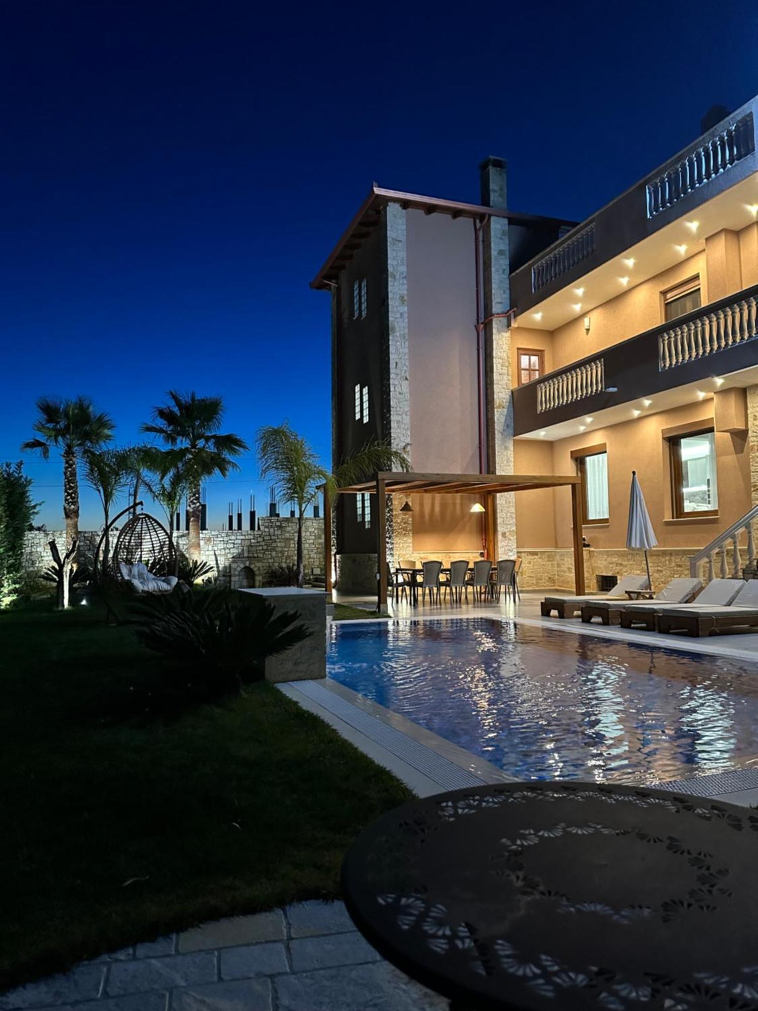 Green Villa With Private Pool Durres Exterior photo