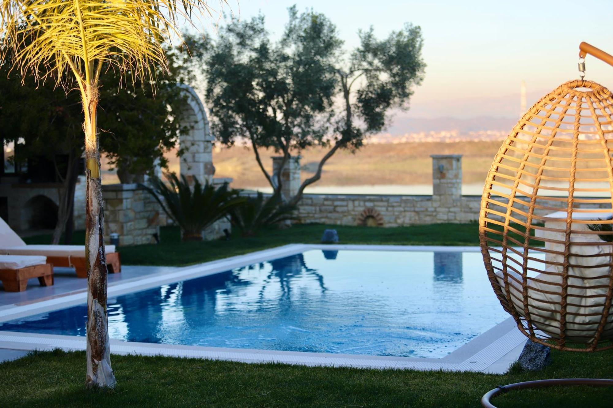 Green Villa With Private Pool Durres Exterior photo