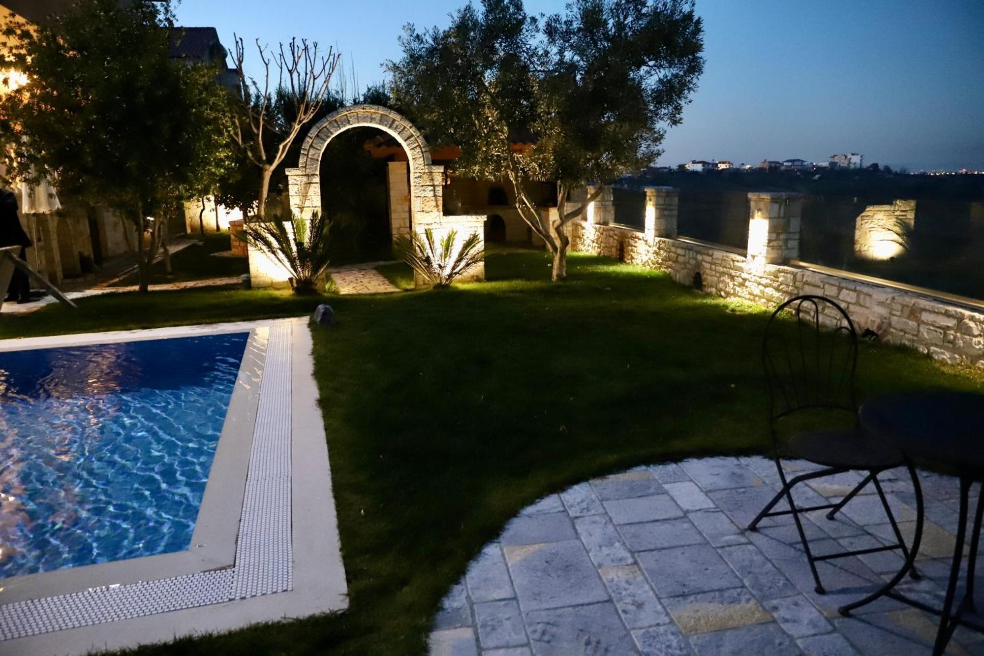 Green Villa With Private Pool Durres Exterior photo