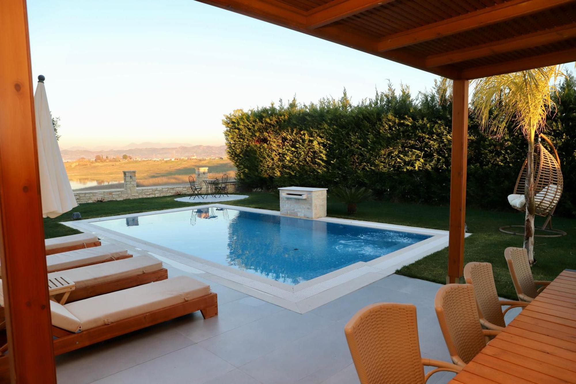 Green Villa With Private Pool Durres Exterior photo
