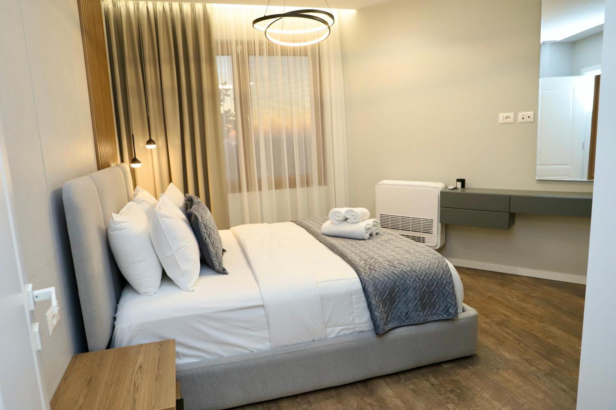 Green Villa With Private Pool Durres Exterior photo