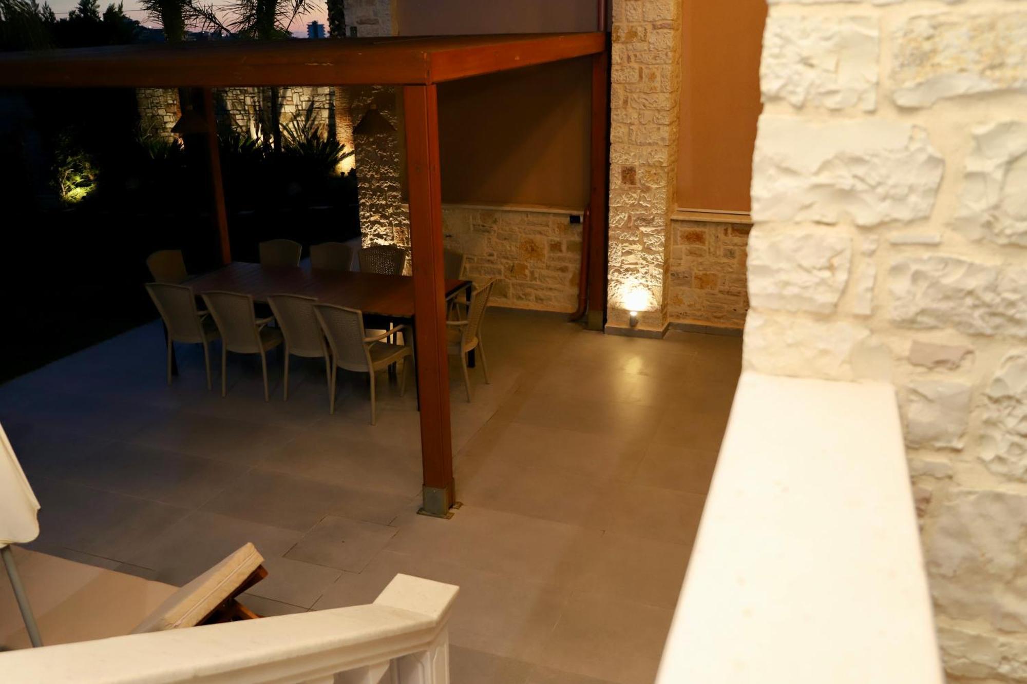 Green Villa With Private Pool Durres Exterior photo