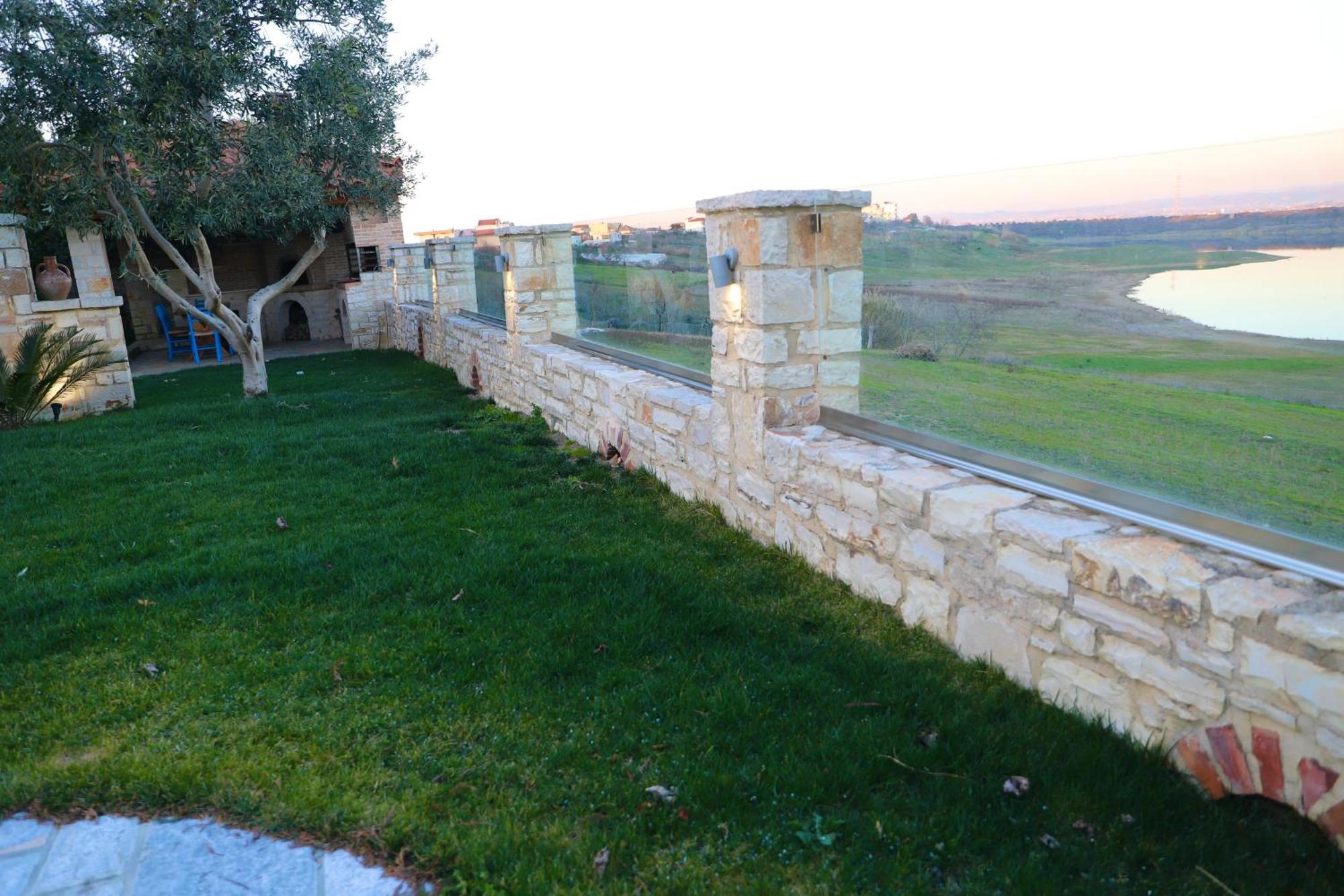 Green Villa With Private Pool Durres Exterior photo
