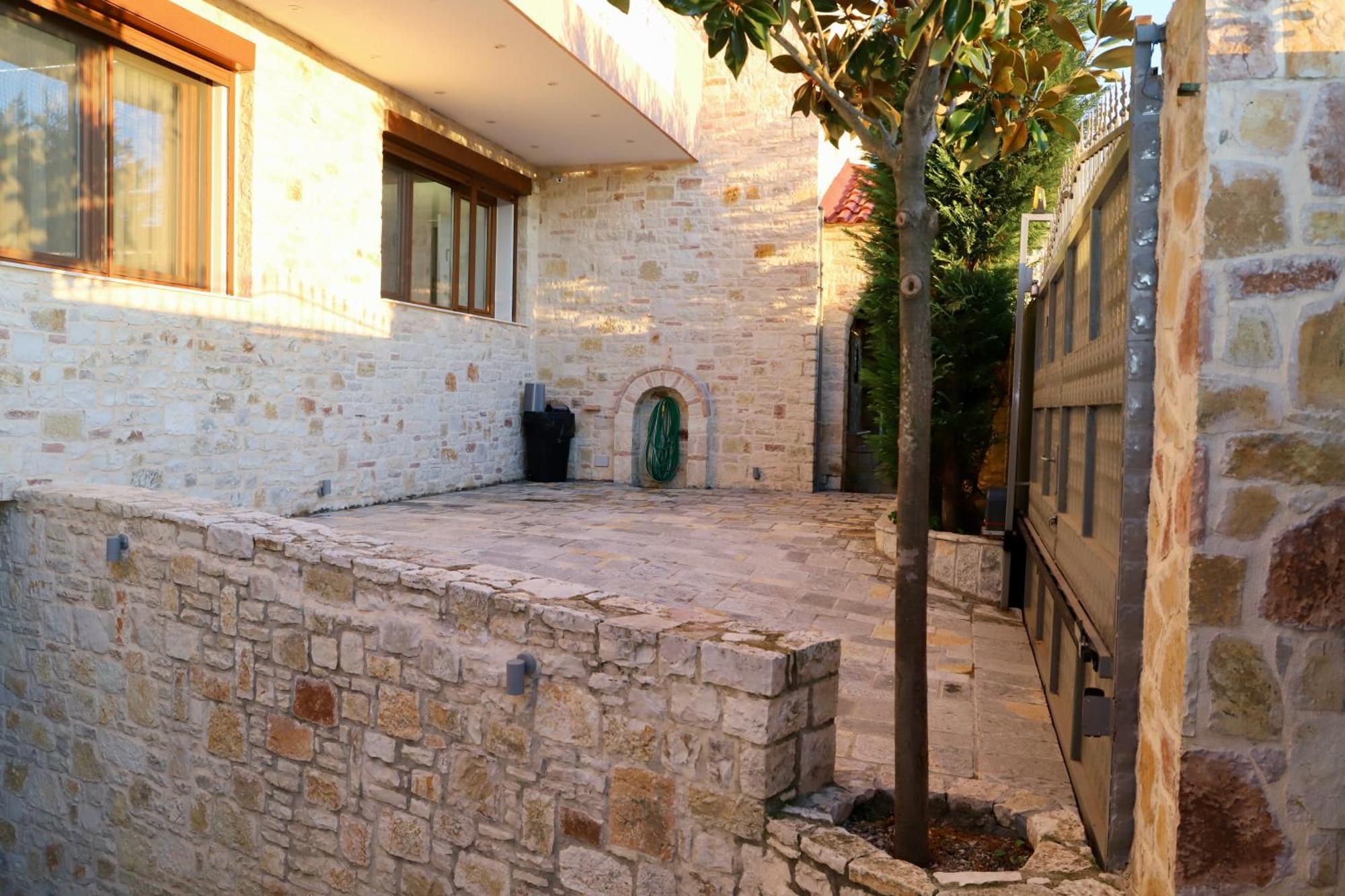 Green Villa With Private Pool Durres Exterior photo
