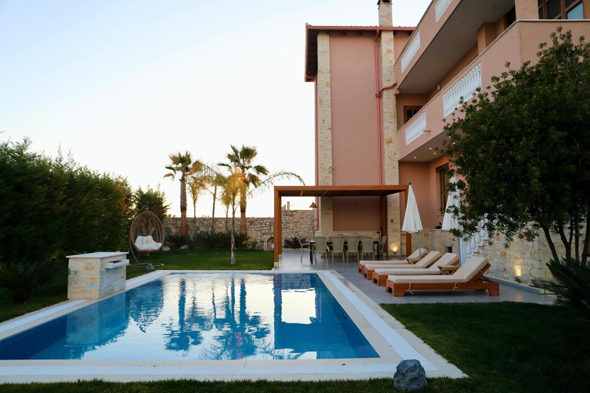 Green Villa With Private Pool Durres Exterior photo
