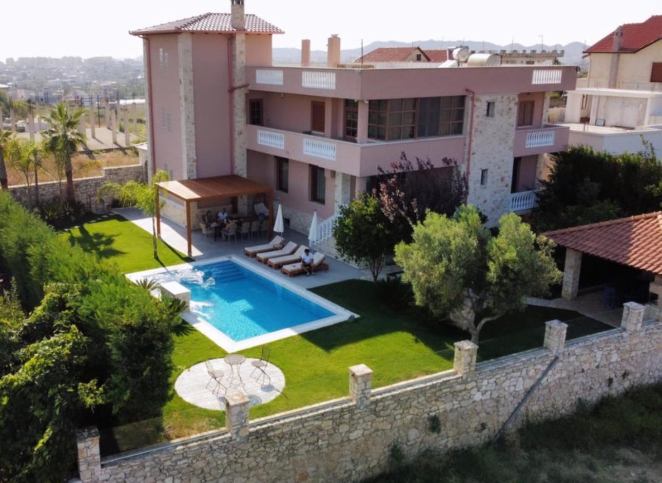 Green Villa With Private Pool Durres Exterior photo